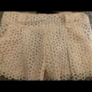 Freeway ivory grommet lace shorts, Sz Medium, $15